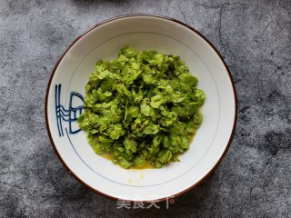 榆钱鸡蛋饼的做法步骤：4