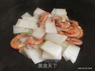 鲜虾焖冬瓜的做法步骤：8