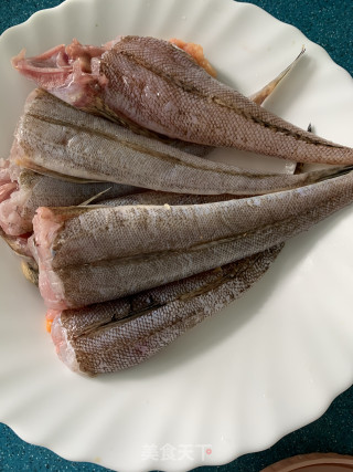 姜葱番茄????煎鱼的做法步骤：1