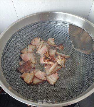 烟熏腊肉炒冬笋的做法步骤：8