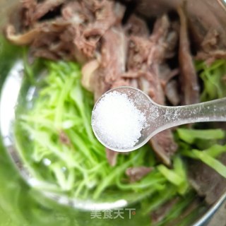 圆白菜拌驴肉的做法步骤：8