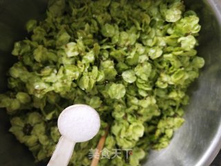 榆钱窝头的做法步骤：2