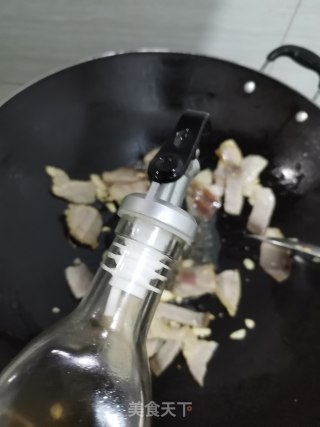腊肉烧大蒜的做法步骤：3