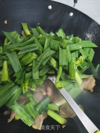 腊肉烧大蒜的做法步骤：6
