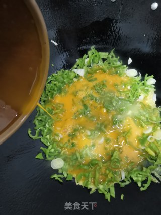 青椒炒鸡蛋的做法步骤：3