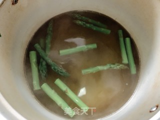培根芦笋卷的做法步骤：3