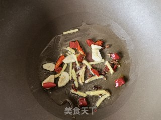 螺丝椒木耳炒春笋的做法步骤：9