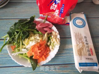 辣白菜炒面的做法步骤：1