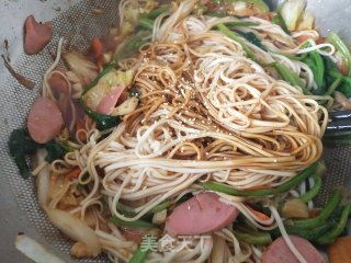 辣白菜炒面的做法步骤：7