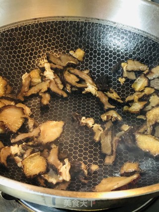 青蒜炒腊肉的做法步骤：4