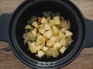 苹果银耳汤的做法步骤：4