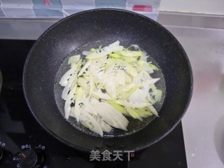 春笋炒腊肉❗️笋嫩肉香，绝配的做法步骤：3