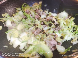 牛肉炒包包菜的做法步骤：6