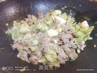 牛肉炒包包菜的做法步骤：8
