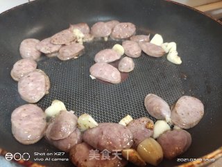 香肠炒黄瓜的做法步骤：2
