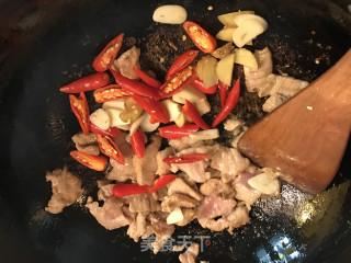 火麻仁鲜蘑肉片的做法步骤：5