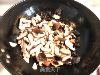 火麻仁鲜蘑肉片的做法步骤：6