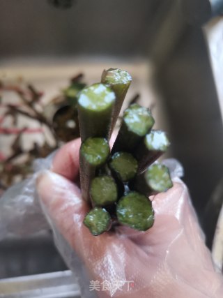 蕨菜炒腊肉的做法步骤：3