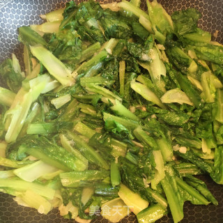 蒜香油麦菜的做法步骤：3