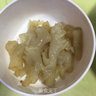 花胶虫草花煲排骨的做法步骤：3