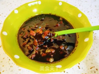 肉丁炸酱面的做法步骤：1