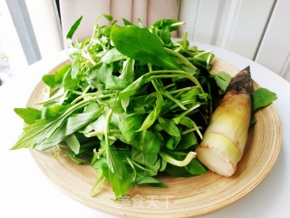 唤醒你味蕾的美食～春笋拌马兰头（升级版）的做法步骤：1