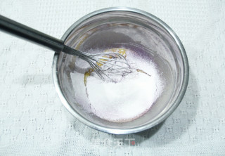 冰爽丝滑，好吃到舔手指，紫薯粉雪域小贝的做法步骤：3