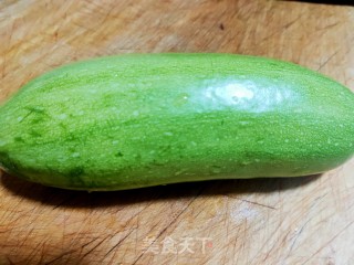 西葫芦鸡蛋炒虾仁的做法步骤：2