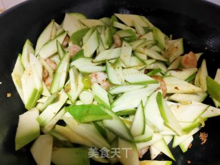 西葫芦鸡蛋炒虾仁的做法步骤：7