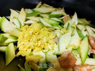 西葫芦鸡蛋炒虾仁的做法步骤：8