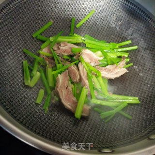 清水炒驴肉芹菜的做法步骤：6