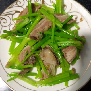 清水炒驴肉芹菜的做法步骤：7