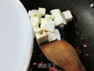小虾米裙带菜豆腐汤的做法步骤：5
