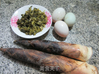 咸菜春笋炒鸭蛋的做法步骤：1