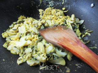 咸菜春笋炒鸭蛋的做法步骤：9