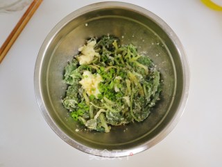 春季一口鲜❤️蒲公英蒸菜❗️蒸时令野菜的做法步骤：9