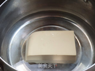脆皮豆腐的做法步骤：1