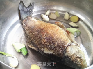 鲫鱼豆腐汤的做法步骤：4
