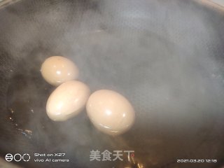 鸡蛋玉米草莓沙拉的做法步骤：1