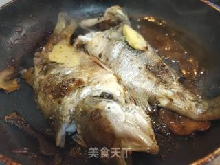 豆瓣酱焖鲈鱼的做法步骤：6