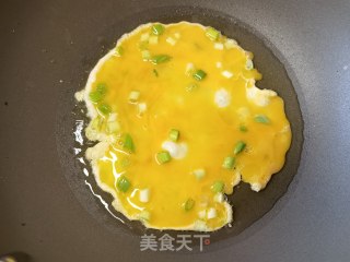 香椿鸡蛋捞荞麦面的做法步骤：6