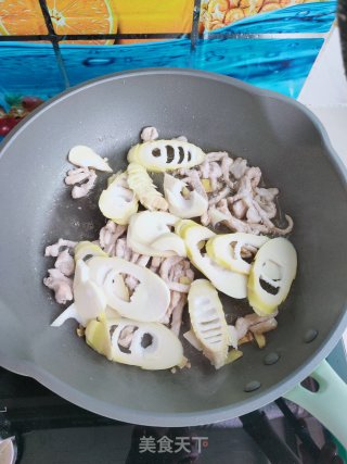 蒜薹春笋炒肉丝的做法步骤：6