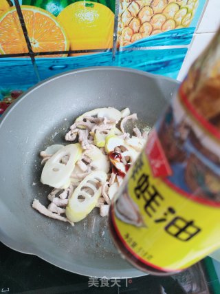 蒜薹春笋炒肉丝的做法步骤：7