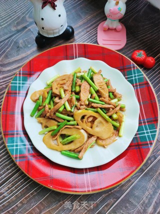 蒜薹春笋炒肉丝的做法步骤：13
