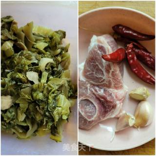 酸菜炒瘦肉的做法步骤：1