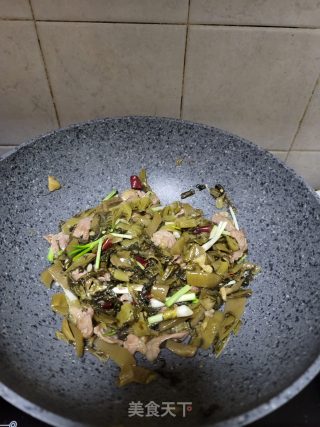 酸菜炒瘦肉的做法步骤：8
