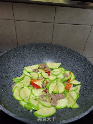 云南小瓜炒肉片的做法步骤：8