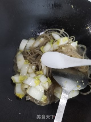 大白菜炒粉丝的做法步骤：4