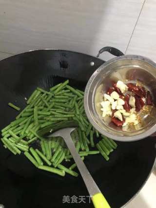 辣炒长豆角的做法步骤：3