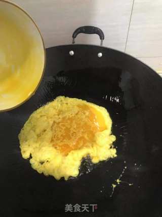 黄瓜炒鸡蛋的做法步骤：1